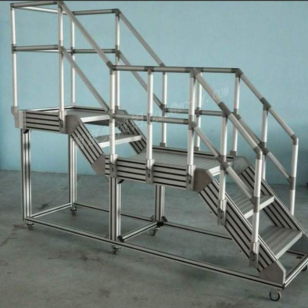 鋁型材定制踏臺(tái)的優(yōu)點(diǎn)有哪些？